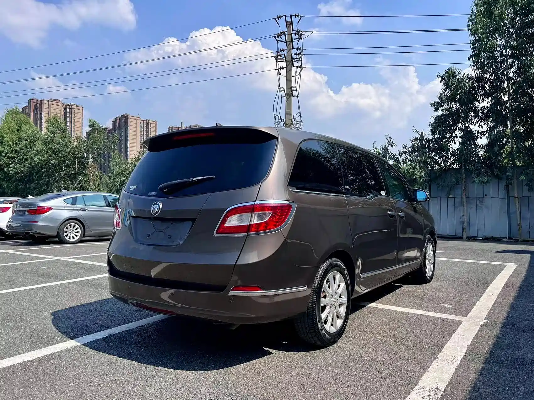 Фото 4 - Buick GL8