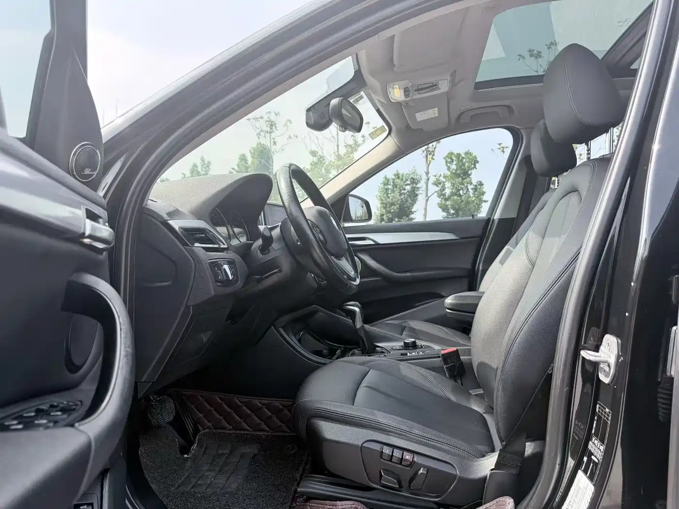 BMW X1 2019 sDrive20Li Leading Model фото 3