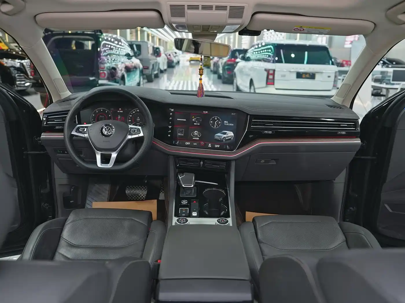 Volkswagen Touareg 2019 3.0TSI Sharp Edge Edition China VI фото 10