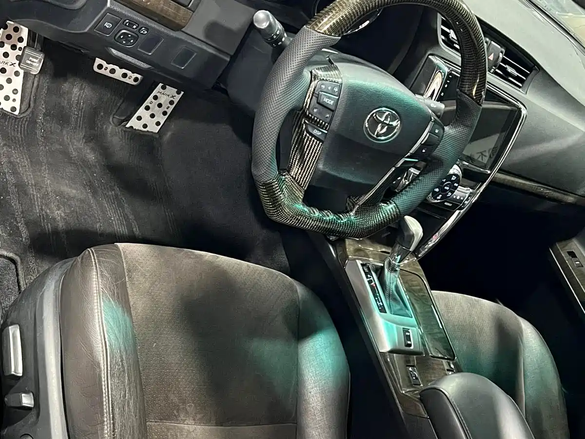 صورة 8 - Toyota Reiz
