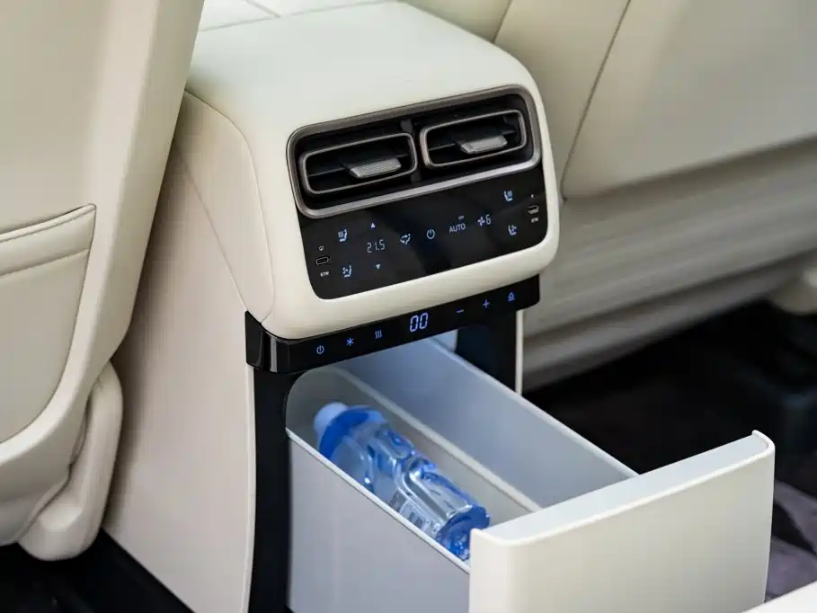 Li Auto i6 2025 2025 2WD Base Model