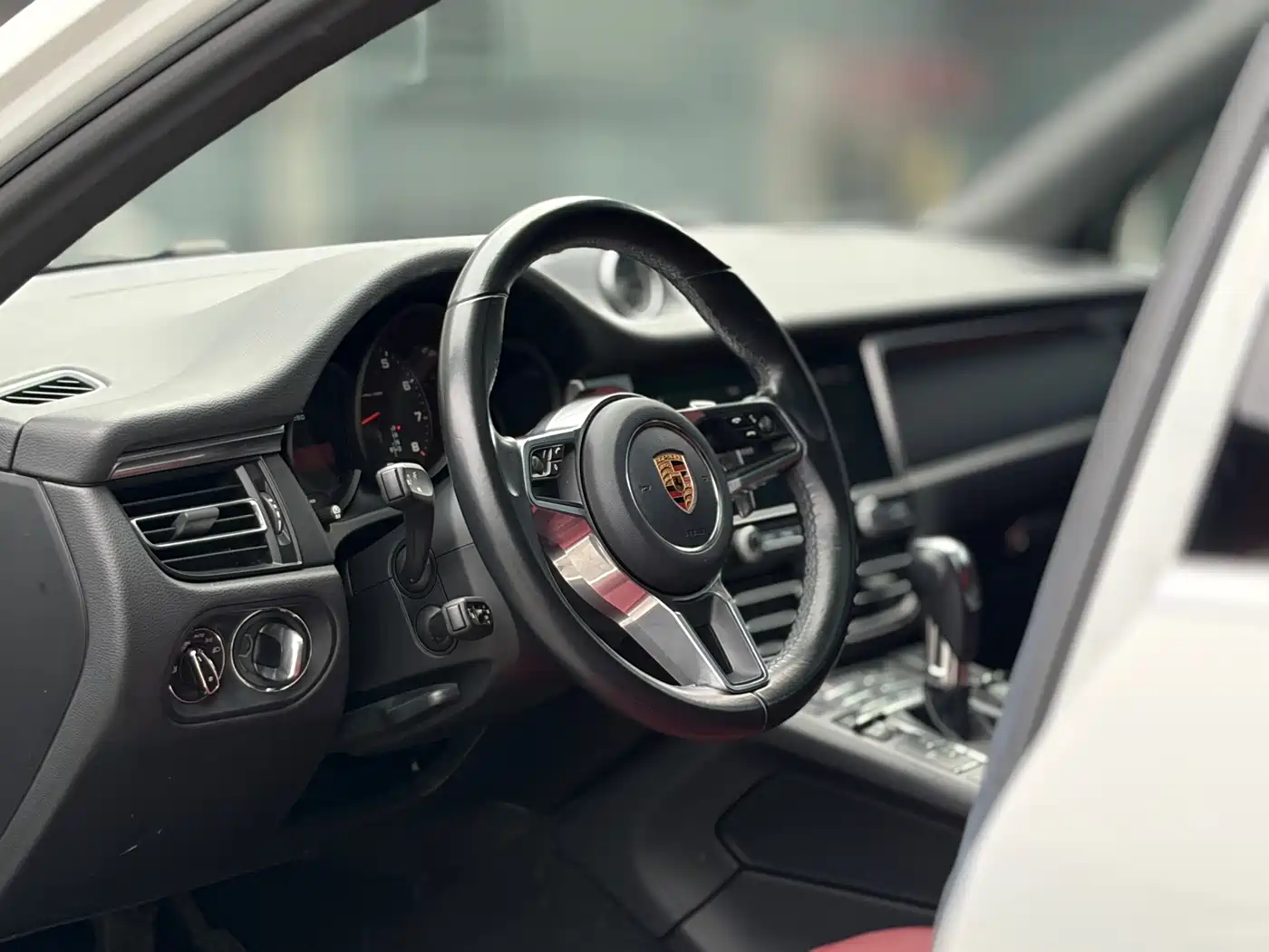 Porsche Macan 2018 Macan 2.0T фото 8