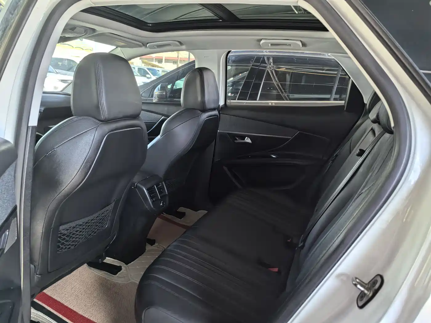 Peugeot 4008 2017 380THP Luxury Edition фото 9