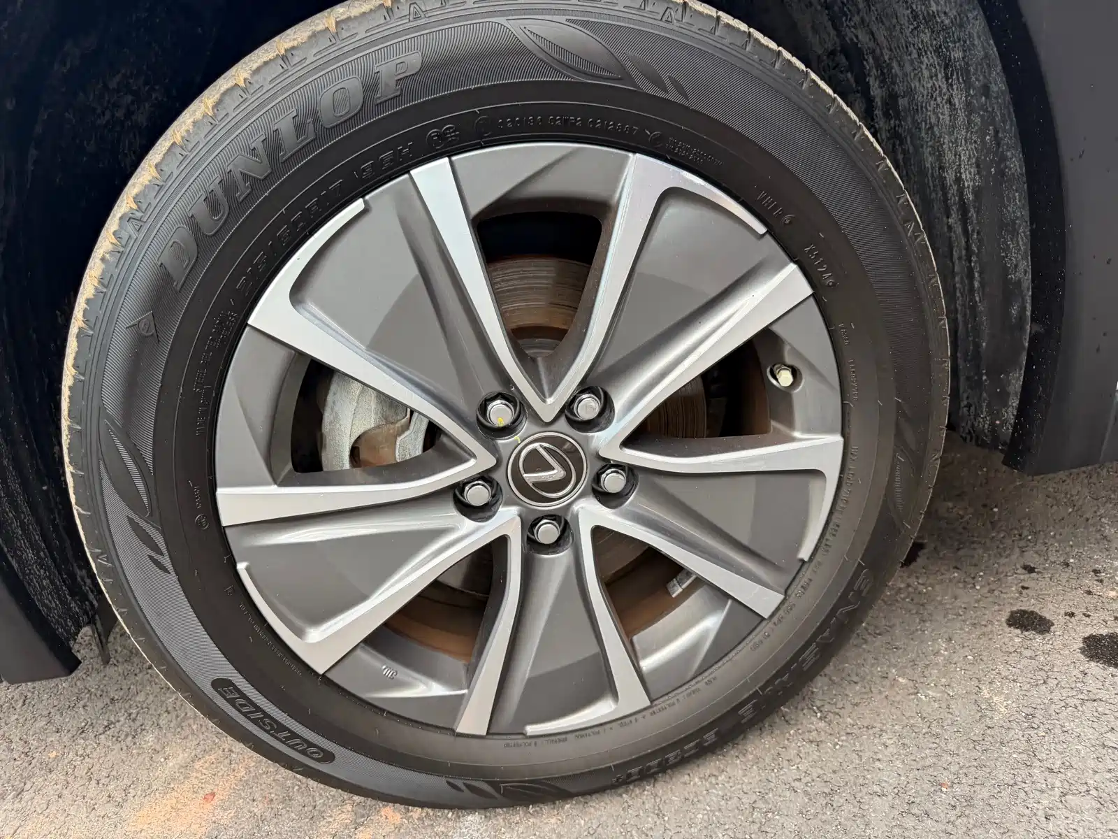 Photo 14 - Lexus UX Electric