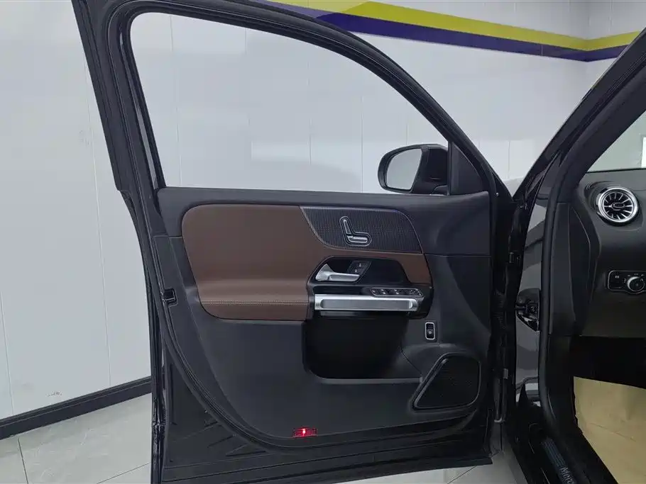 Mercedes-Benz GLB 2022 Model GLB 200 Dynamic Edition фото 7