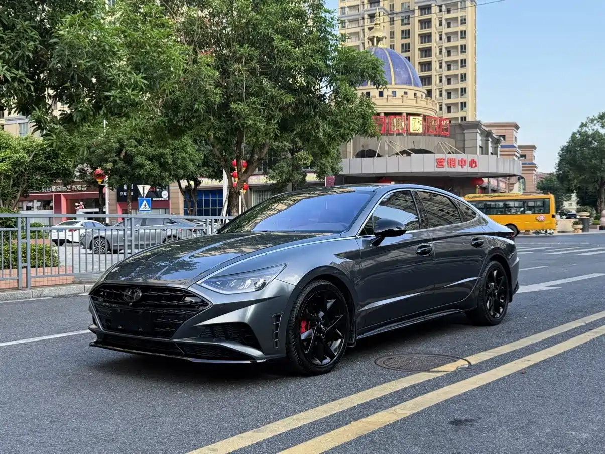 صورة 1 - Hyundai Sonata