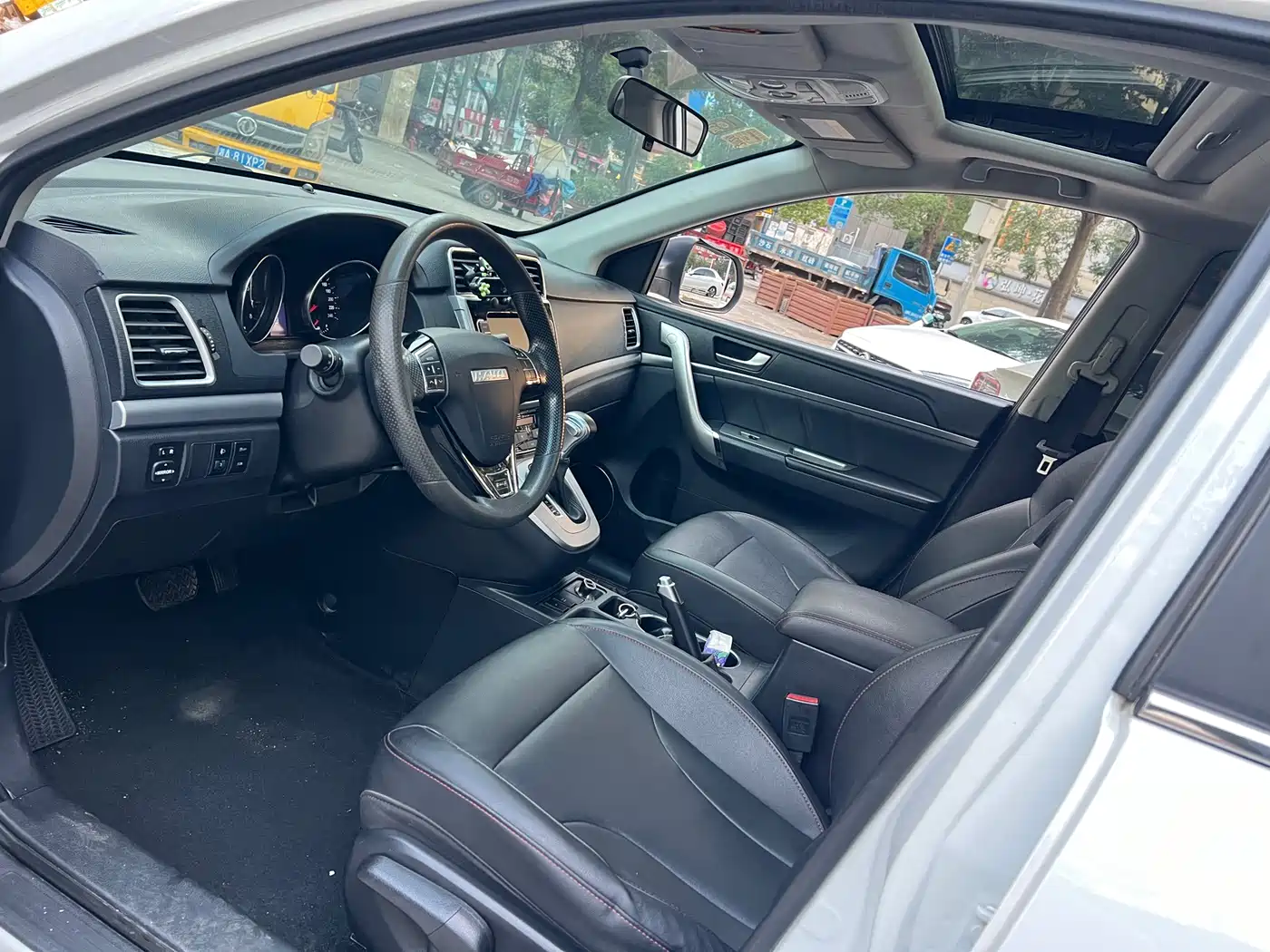 Photo 4 - Haval M6