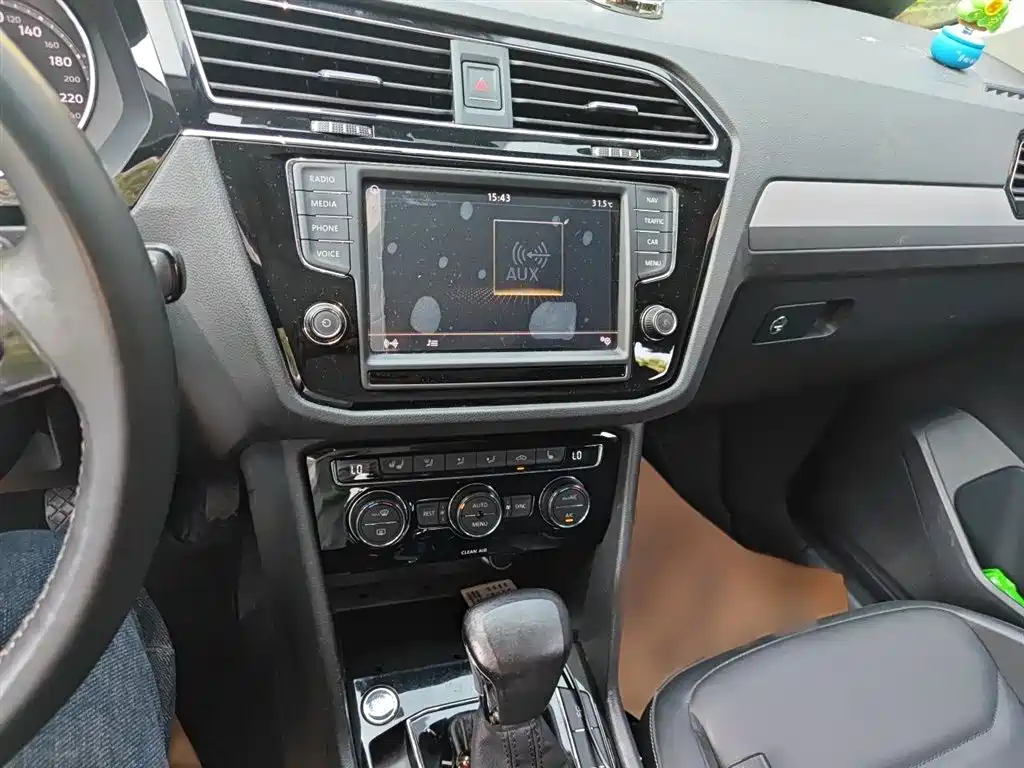 Volkswagen Tiguan L 2017 330TSI Automatic 2WD Luxury Edition фото 6