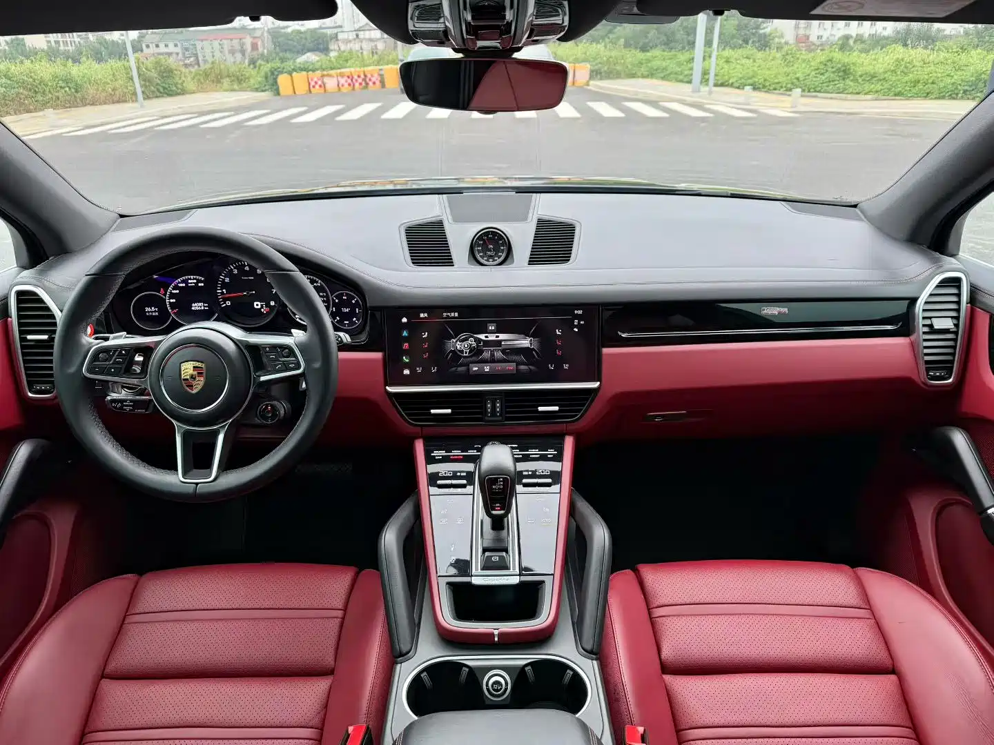 Photo 5 - Porsche Cayenne