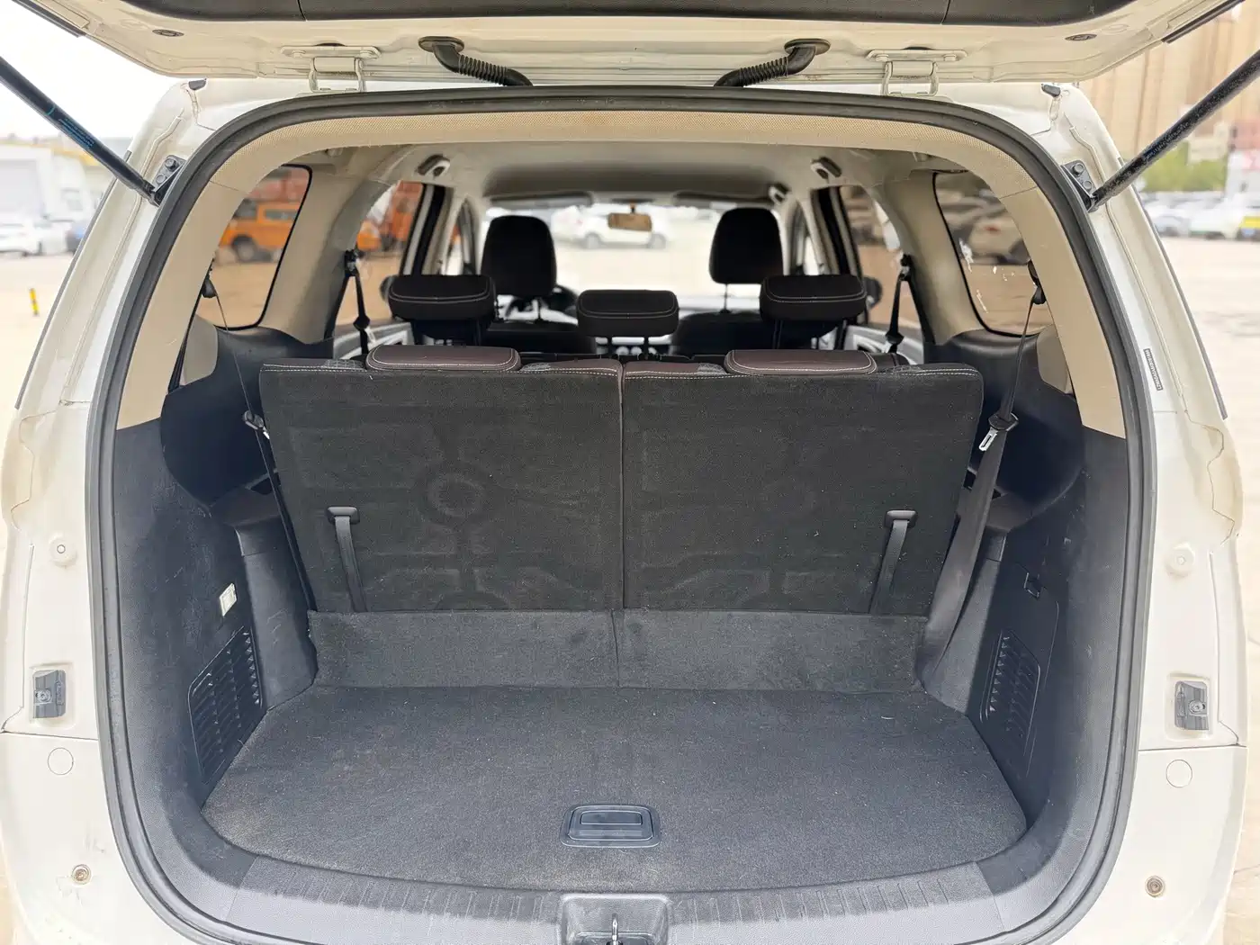 Baojun 730 2019 2019 1.5T CVT Fashion Edition 7-Seater China VI