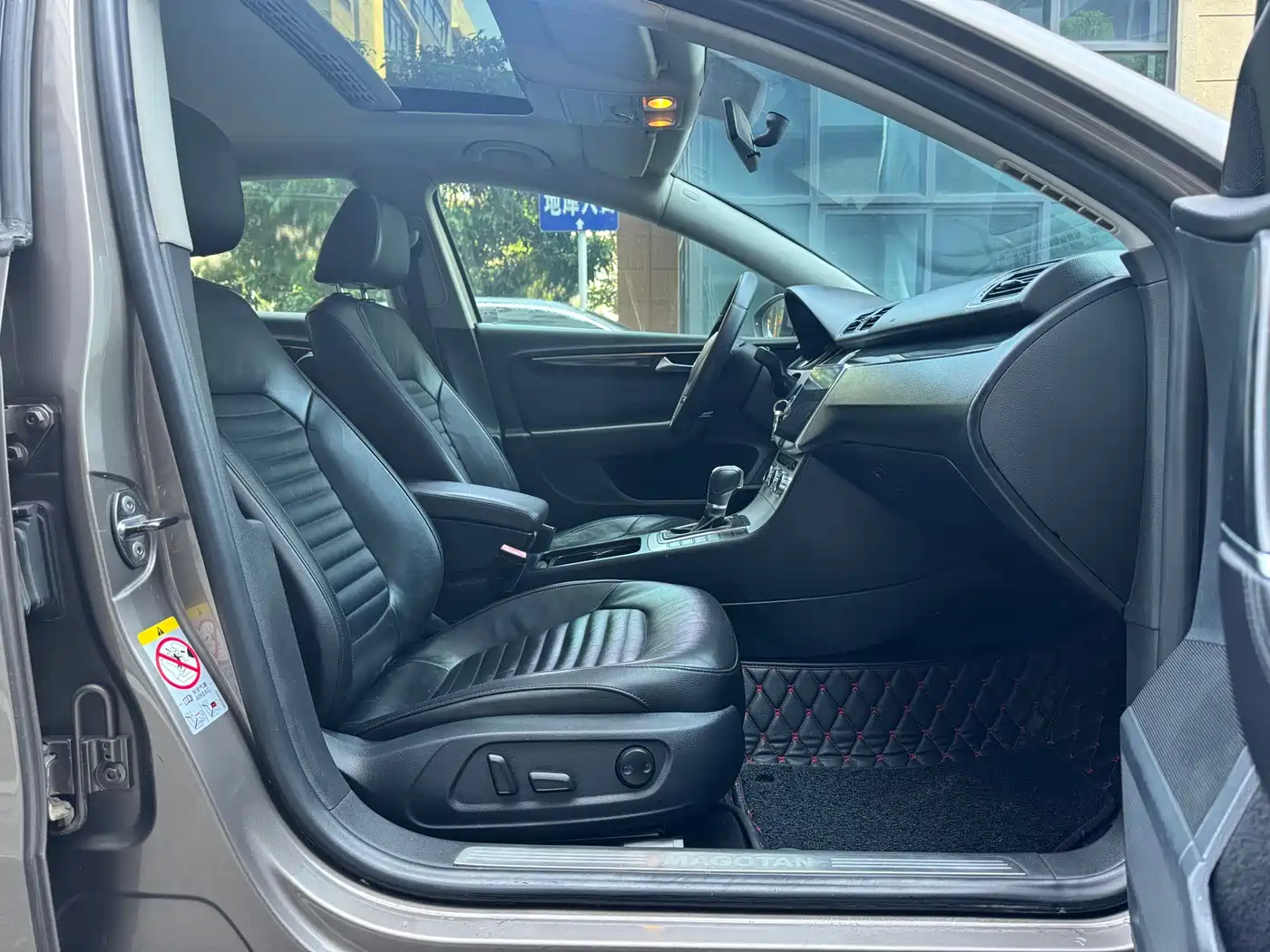 Volkswagen Magotan 2012 Facelift 1.8TSI Luxury фото 12