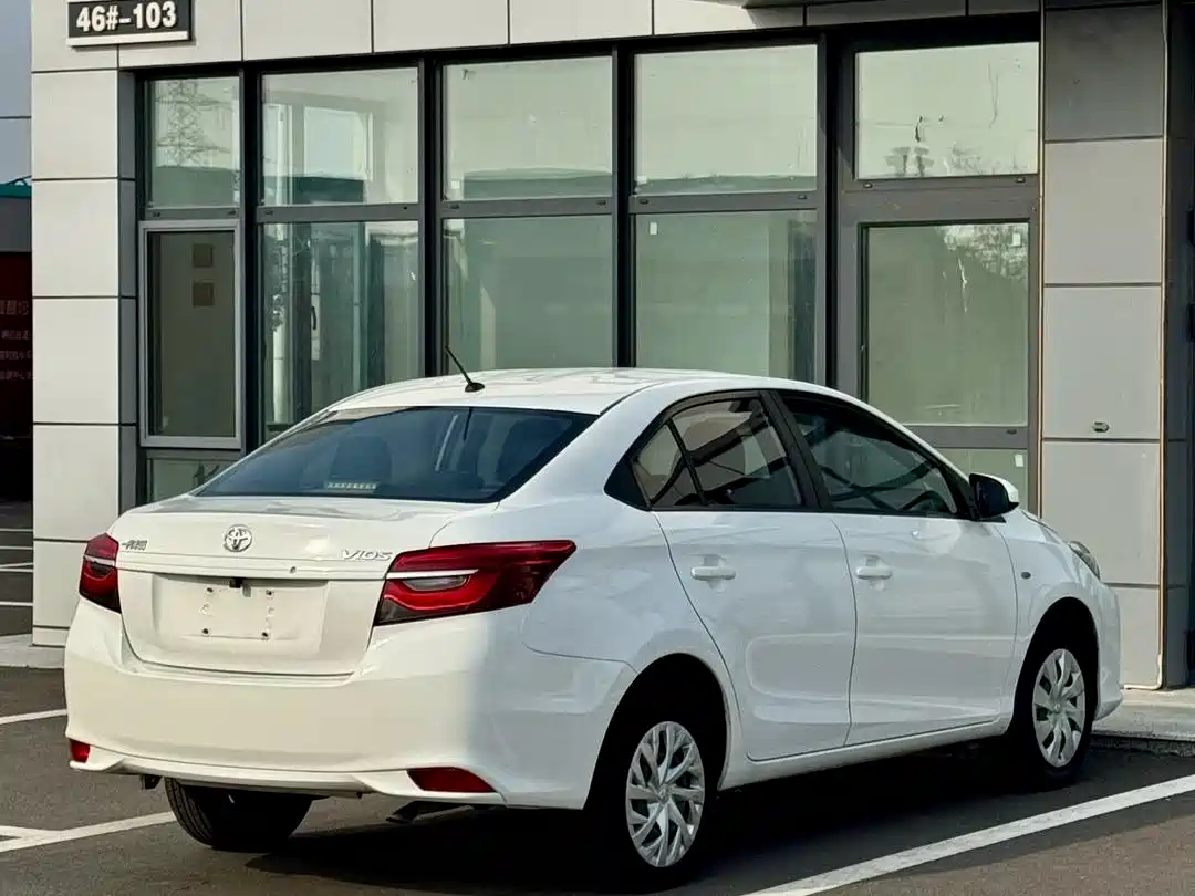 Toyota Vios 2017 1.5L CVT Pioneer фото 3