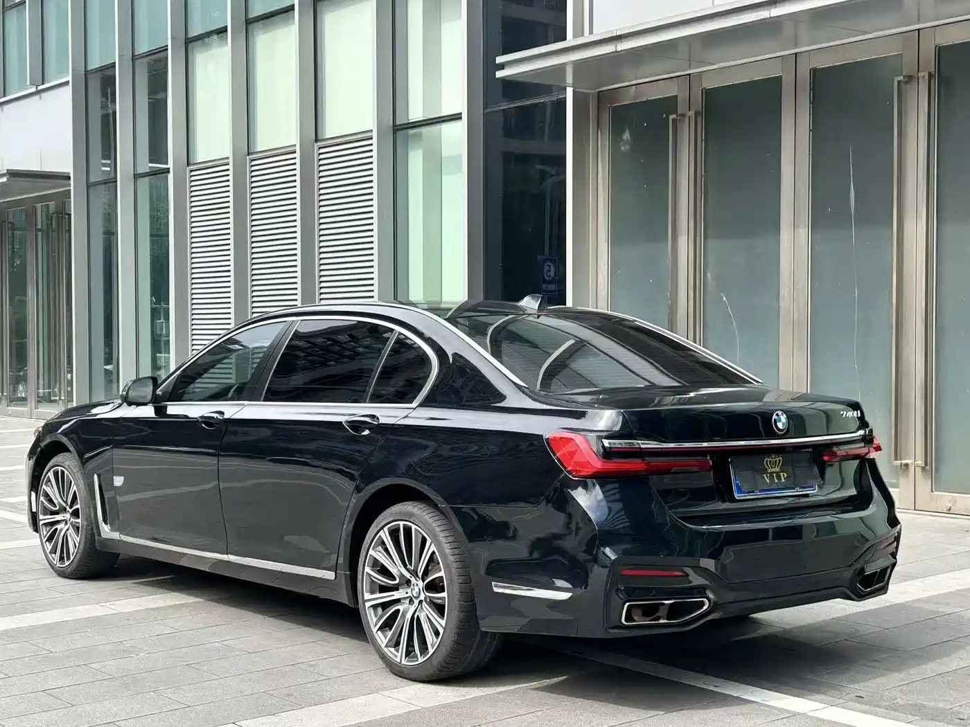 BMW 7 Series 2009 740Li Premium фото 4