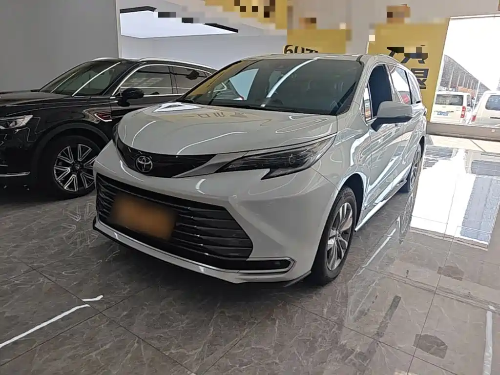 Фото 2 - Toyota Sienna
