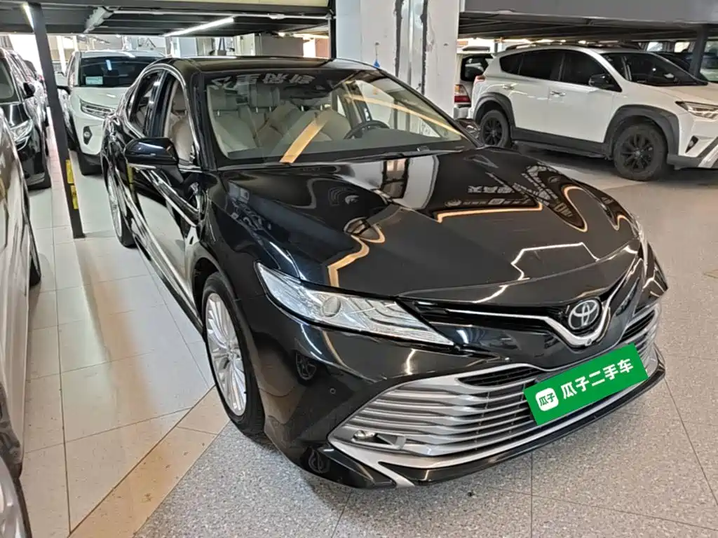 Фото 4 - Toyota Camry