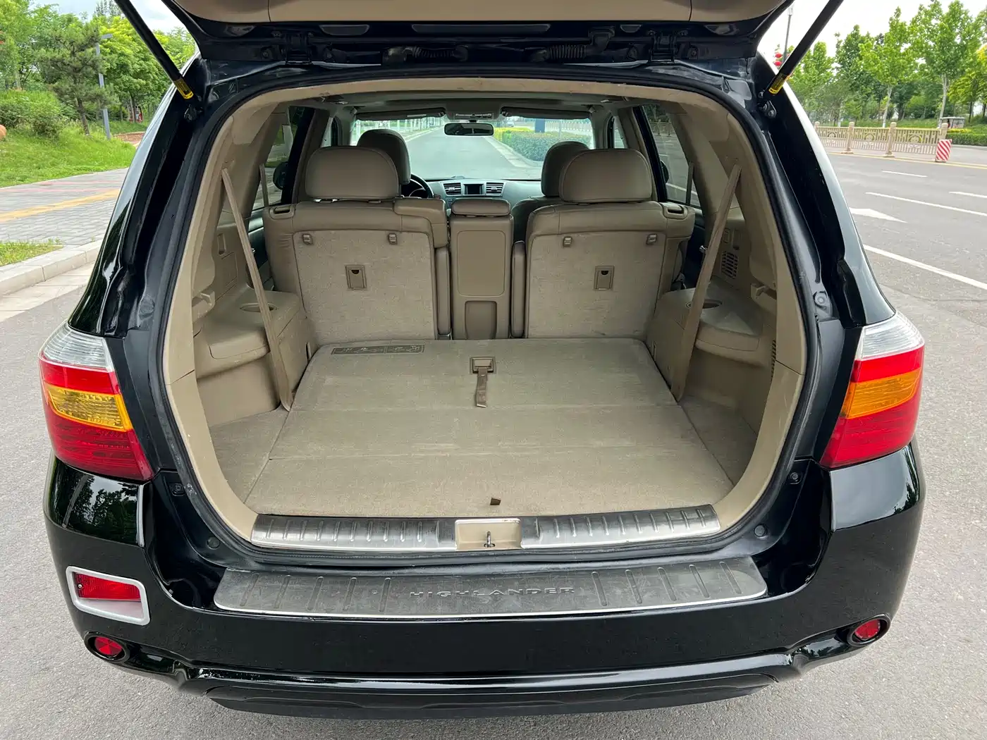 Toyota Highlander 2012 2.7L 2WD 7-Seater Luxury Edition фото 18