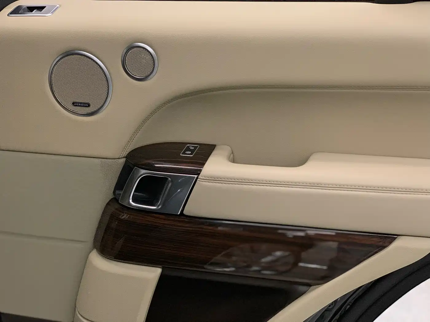 Land Rover Range Rover 2013 5.0 SC V8 AB Ultimate Genesis Edition фото 17