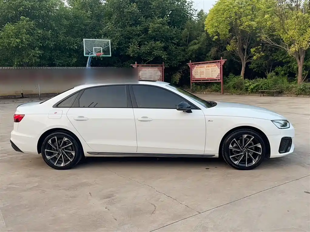 Audi A4L 2023 40 TFSI Luxury Sport фото 24