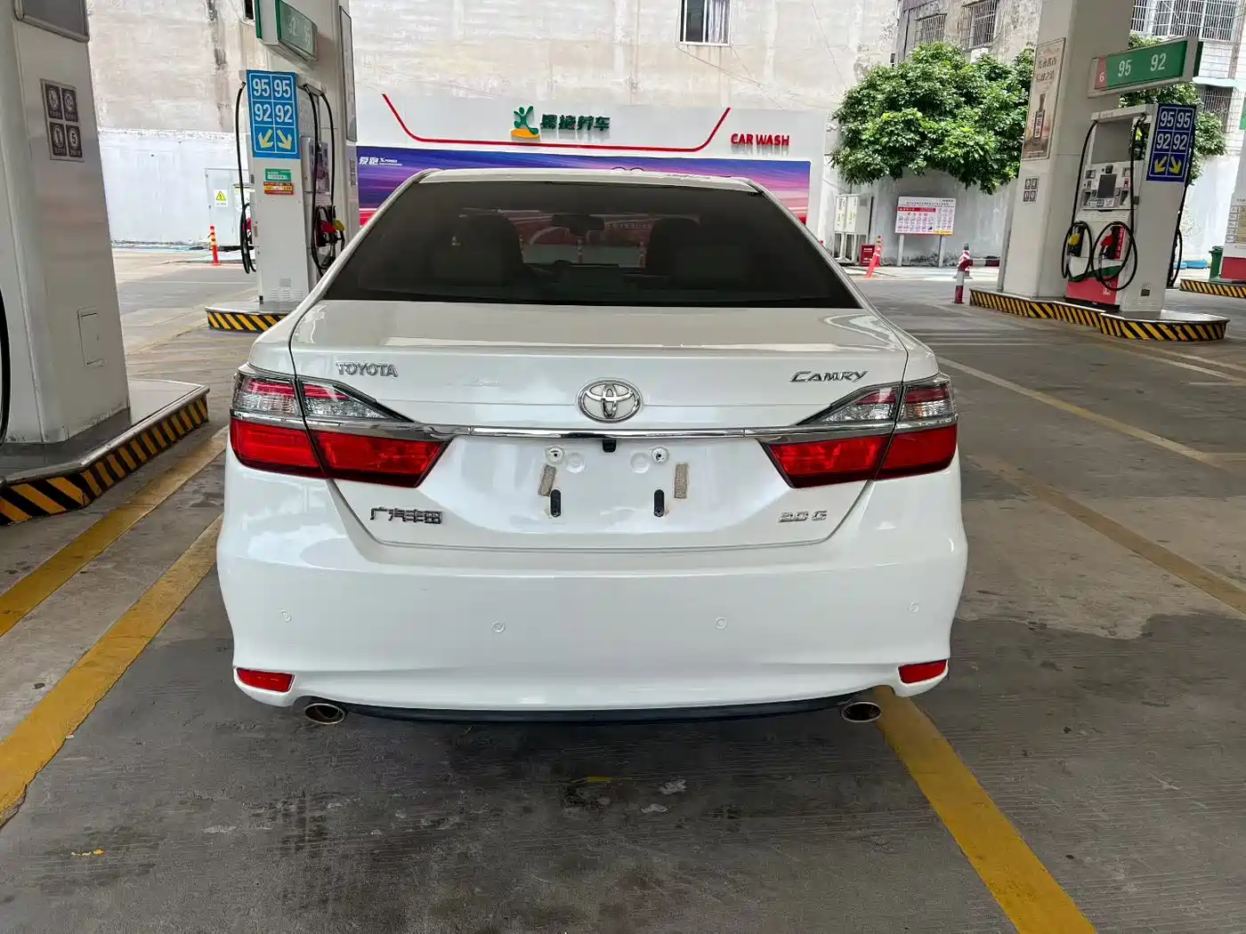 Toyota Camry 2016 2.0G 10th Anniversary Leading Edition фото 5