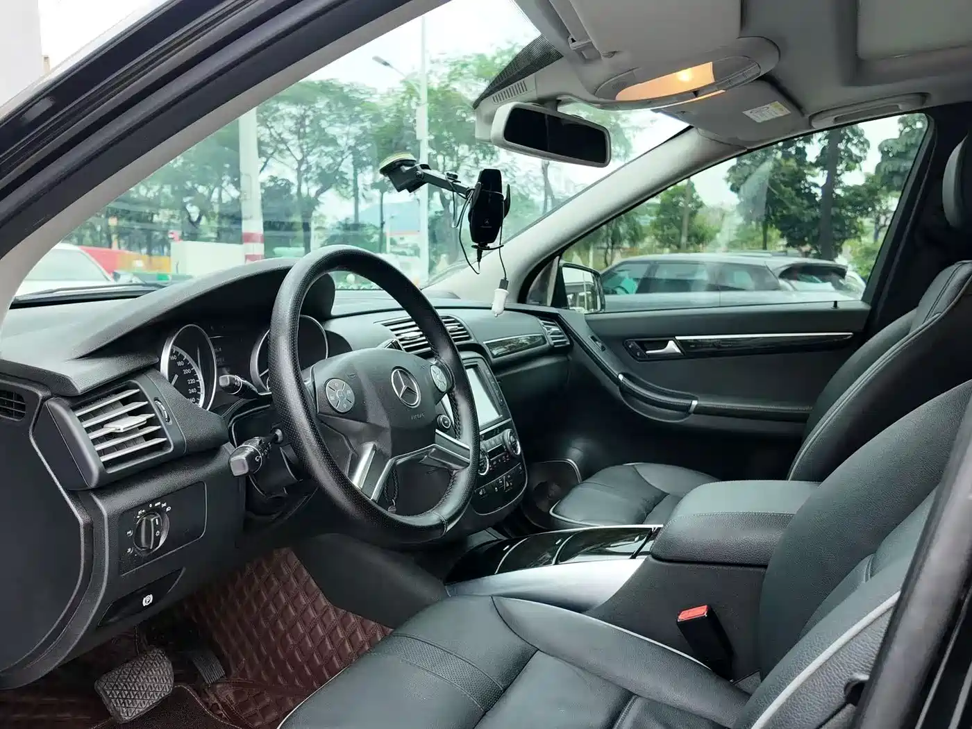 Mercedes-Benz R-Class 2017 R 320 4MATIC Business Collector's Edition фото 4