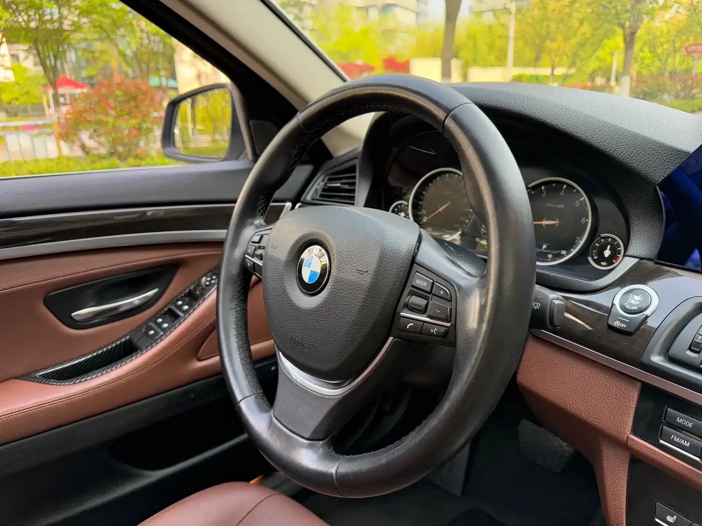 BMW 5 Series 2017 525Li Leading Edition фото 14