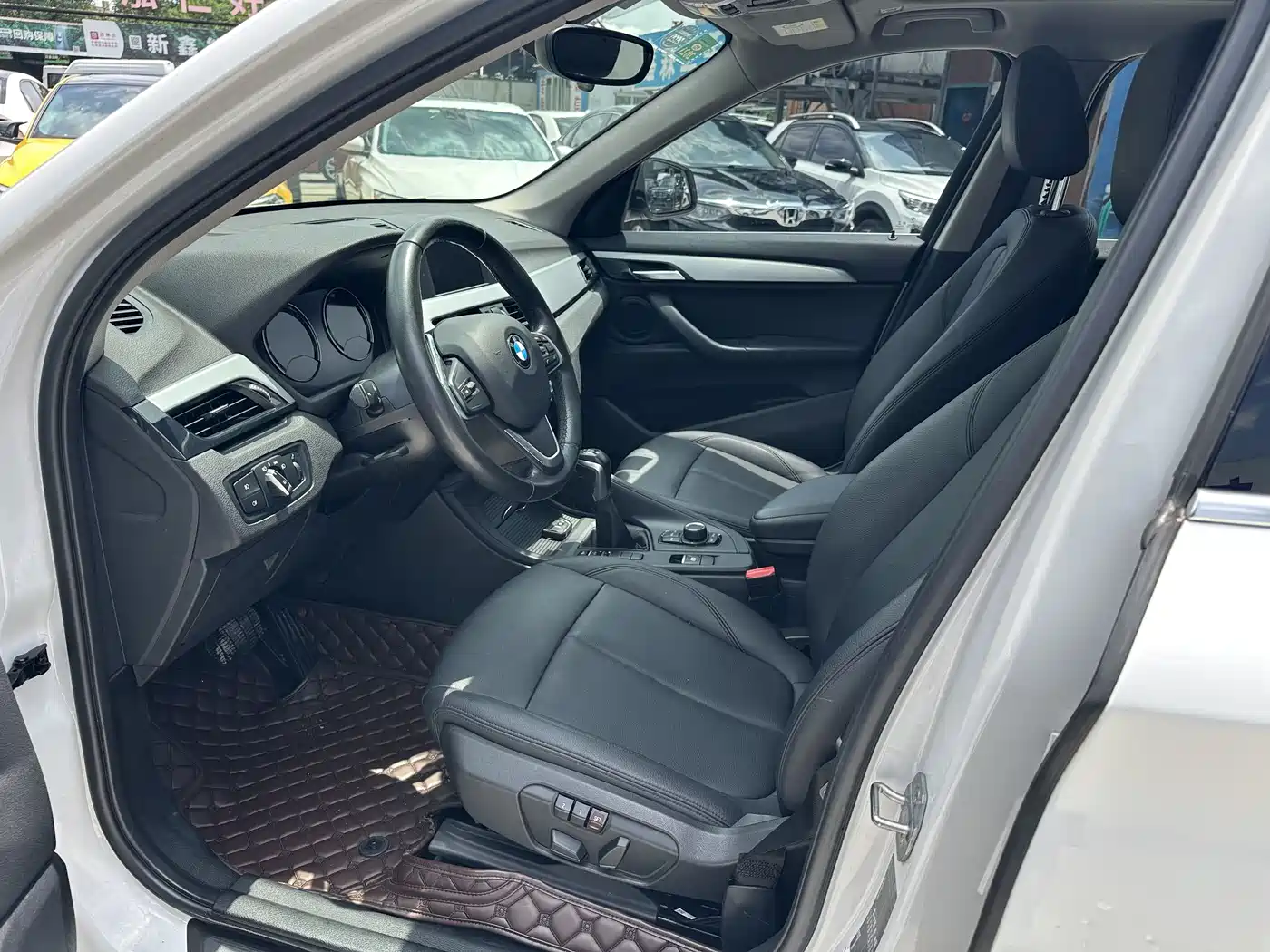 BMW X1 2019 sDrive20Li Leading Model фото 9