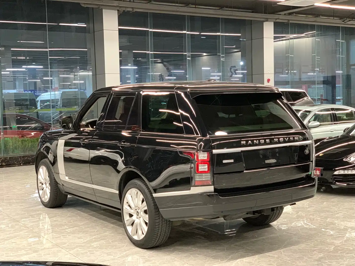 Land Rover Range Rover 2013 5.0 SC V8 AB Ultimate Genesis Edition фото 23