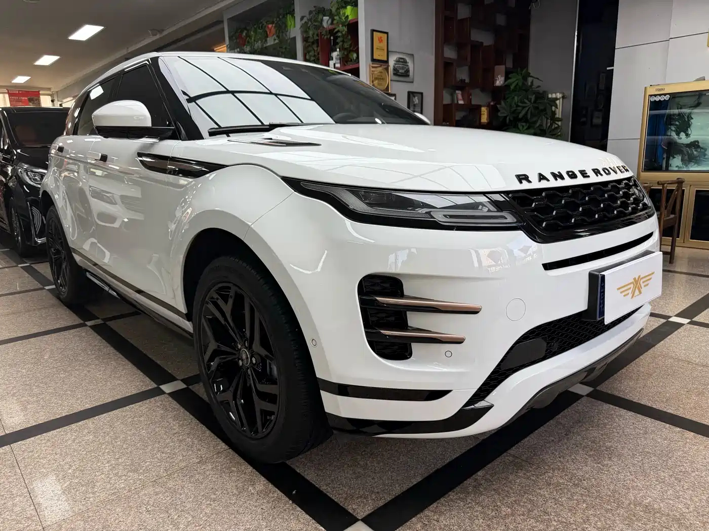 Land Rover Range Rover Evoque 2020 Model 249PS R-DYNAMIC S Gloss Black Sport Tech Edition фото 3