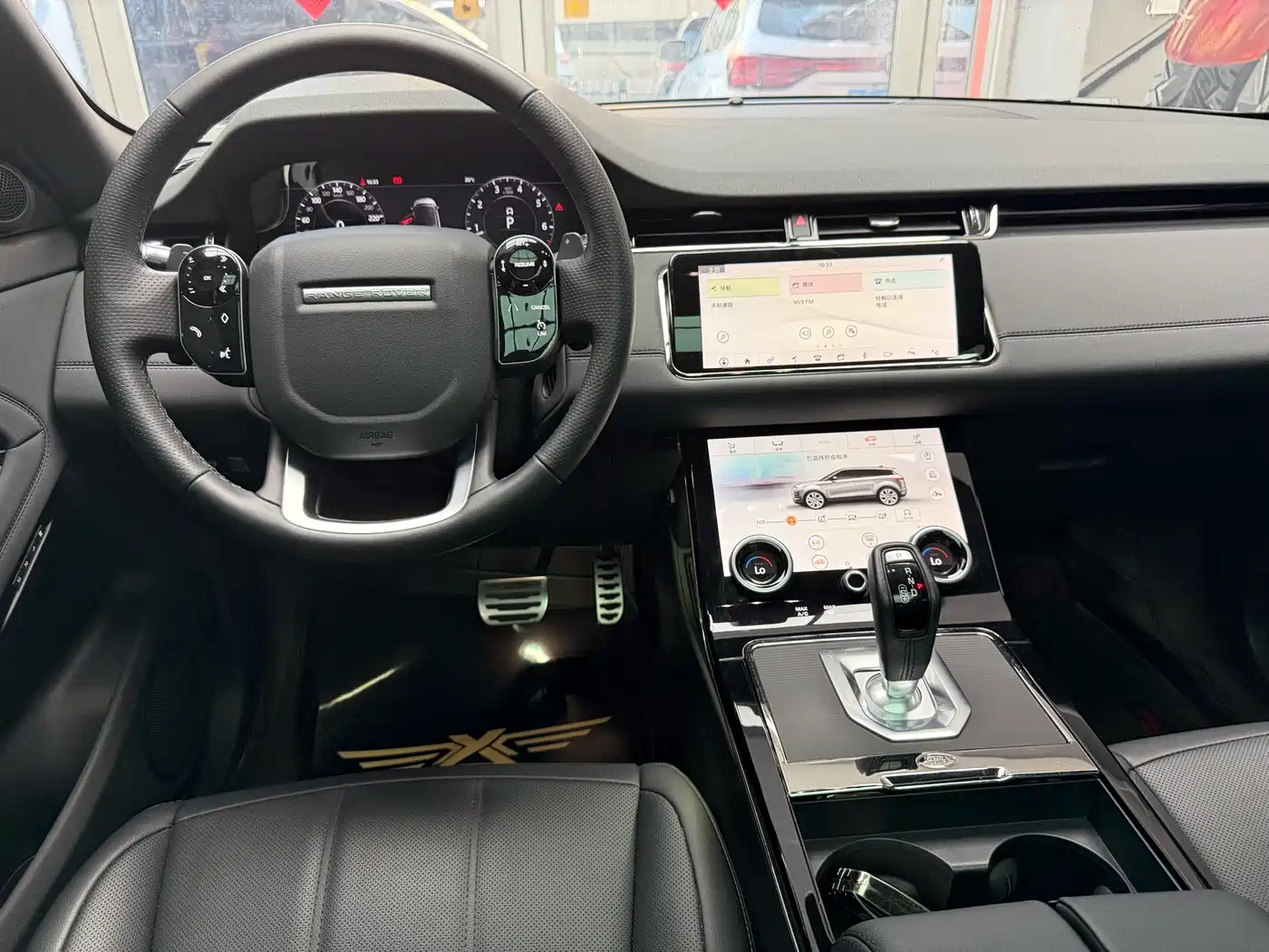 Land Rover Range Rover Evoque 2020 Model 249PS R-DYNAMIC S Gloss Black Sport Tech Edition фото 19