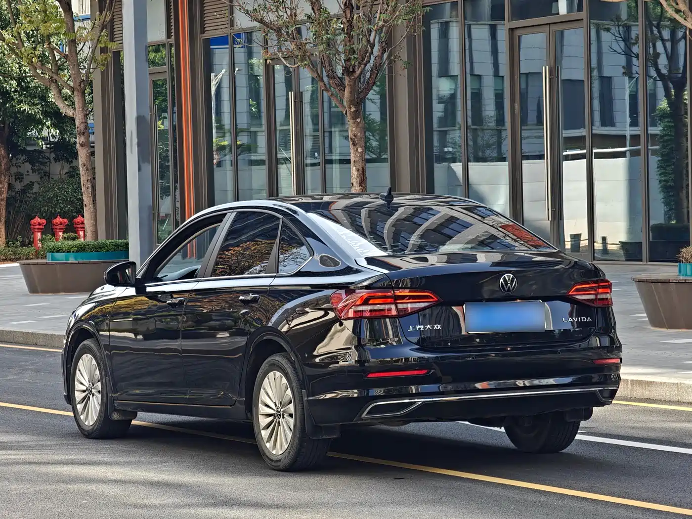 Volkswagen Lavida 2022 1.5L Auto Comfort Edition фото 10