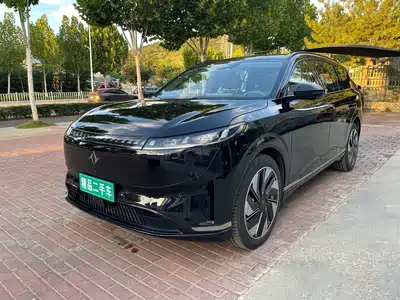 Dongfeng eπ008