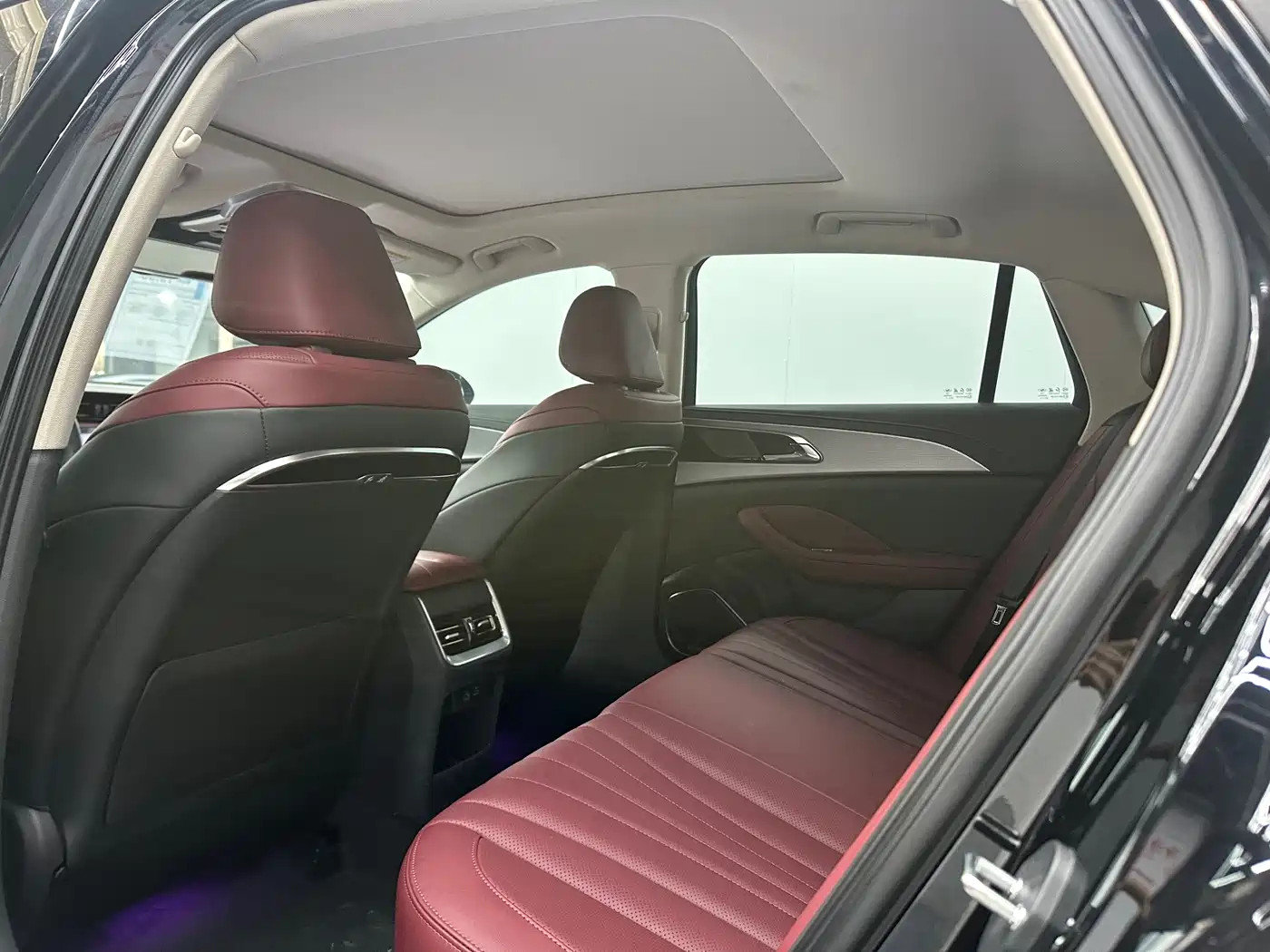 Hongqi H5 2023 2.0T Auto Smart Connect Flag Enjoy фото 5