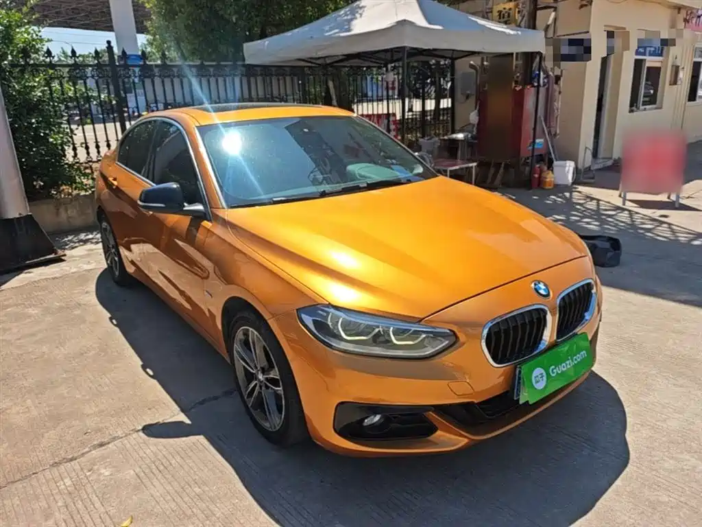 BMW 1 Series 2017 118i Sport фото 4