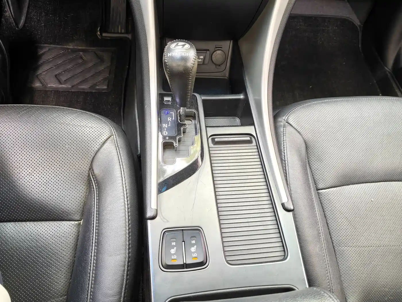 Hyundai Sonata 2013 2.0L Automatic Luxury Edition фото 14