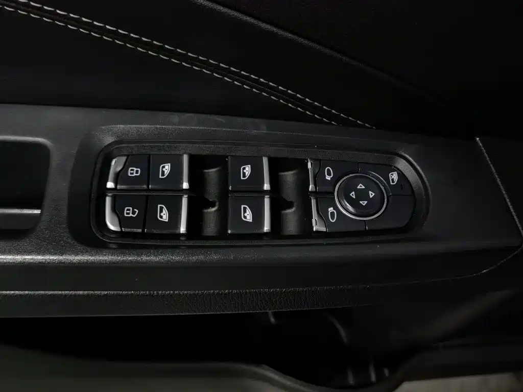 صورة 9 - Nezha Auto Nezha V