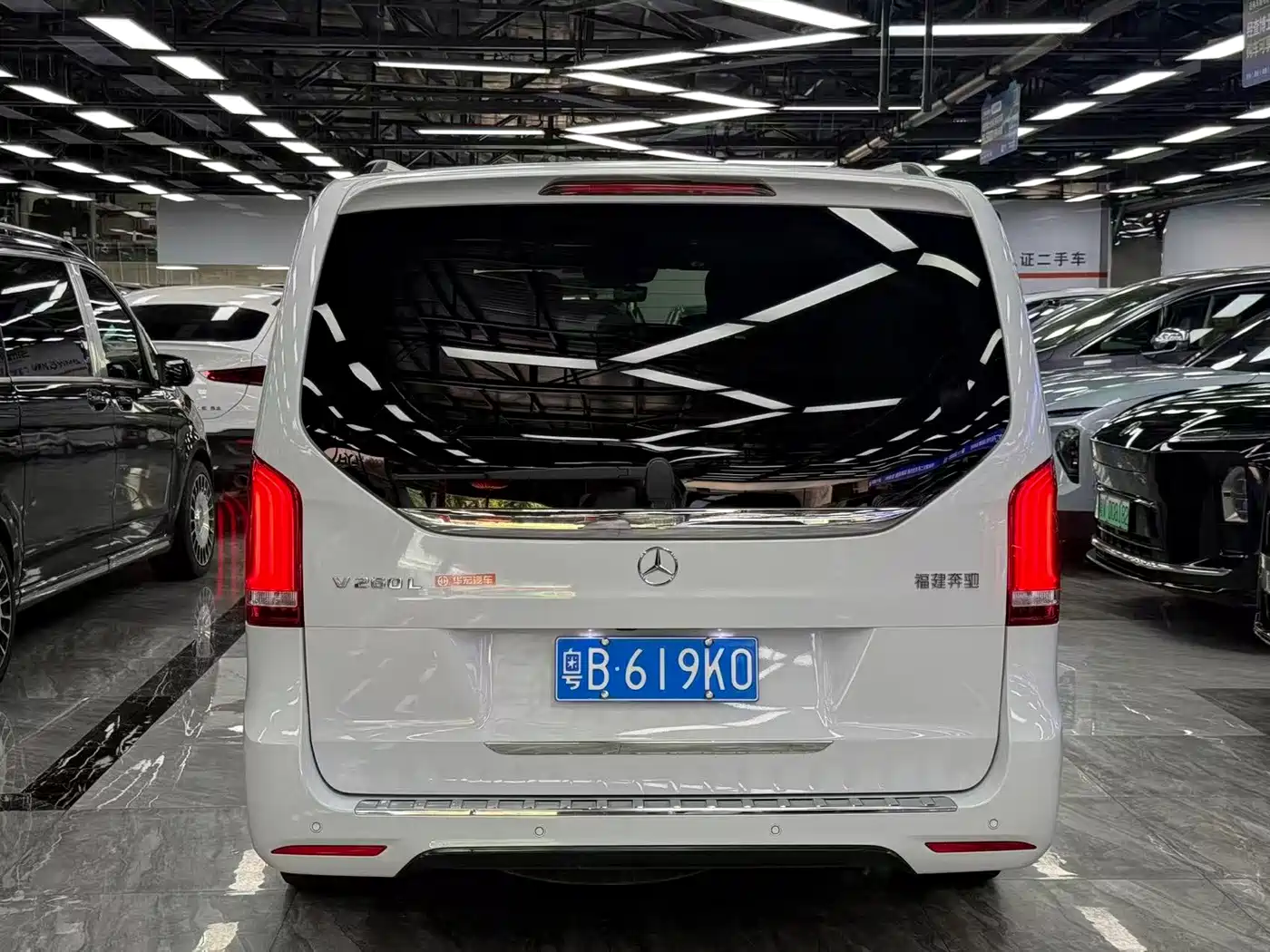 Фото 5 - Mercedes-Benz V-Class