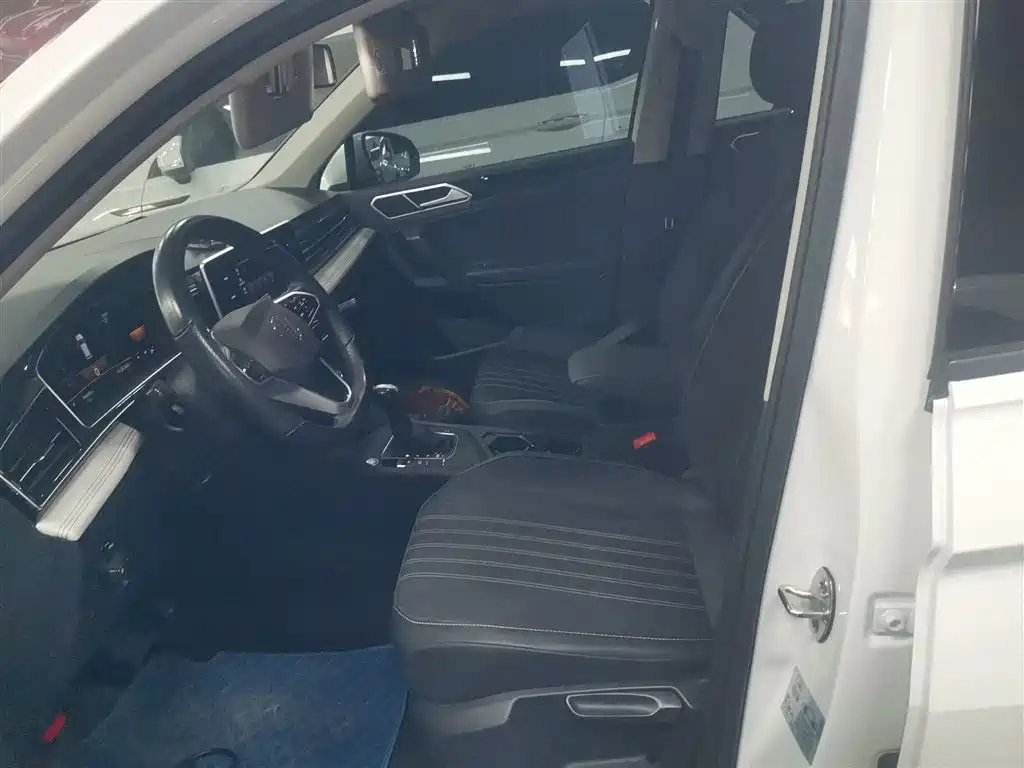Volkswagen Tiguan L 2023 330TSI Auto 2WD Comfort Edition фото 12