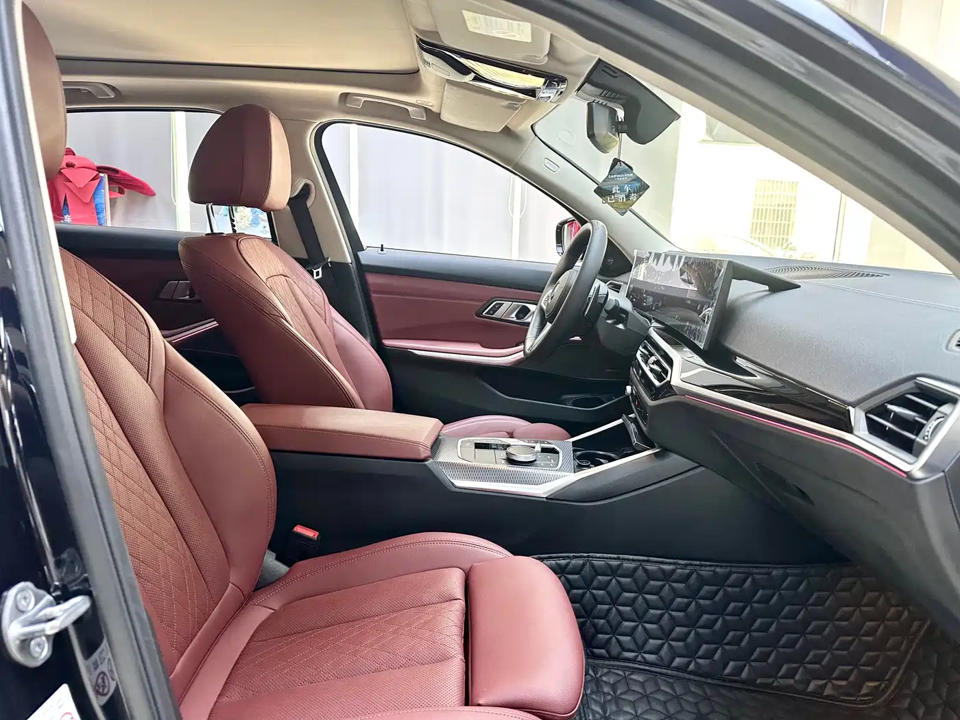 BMW 3 Series 2023 325Li M Sport Black Night Package фото 11