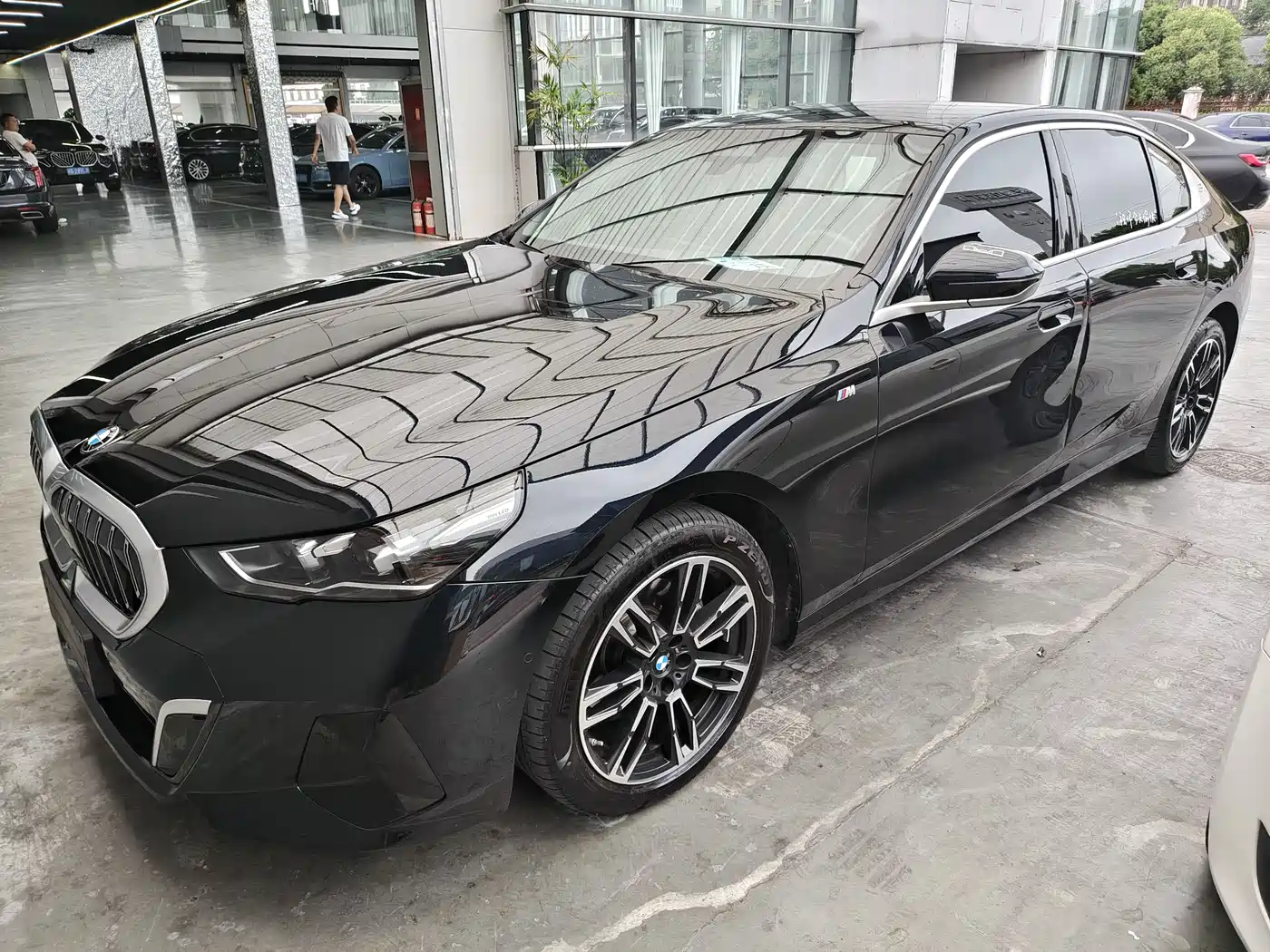 BMW 5 Series 2025 525Li M Sport Package