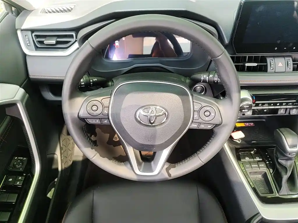 Toyota RAV4 Rongfang 2024 2.0L CVT FWD Style Plus Edition фото 17