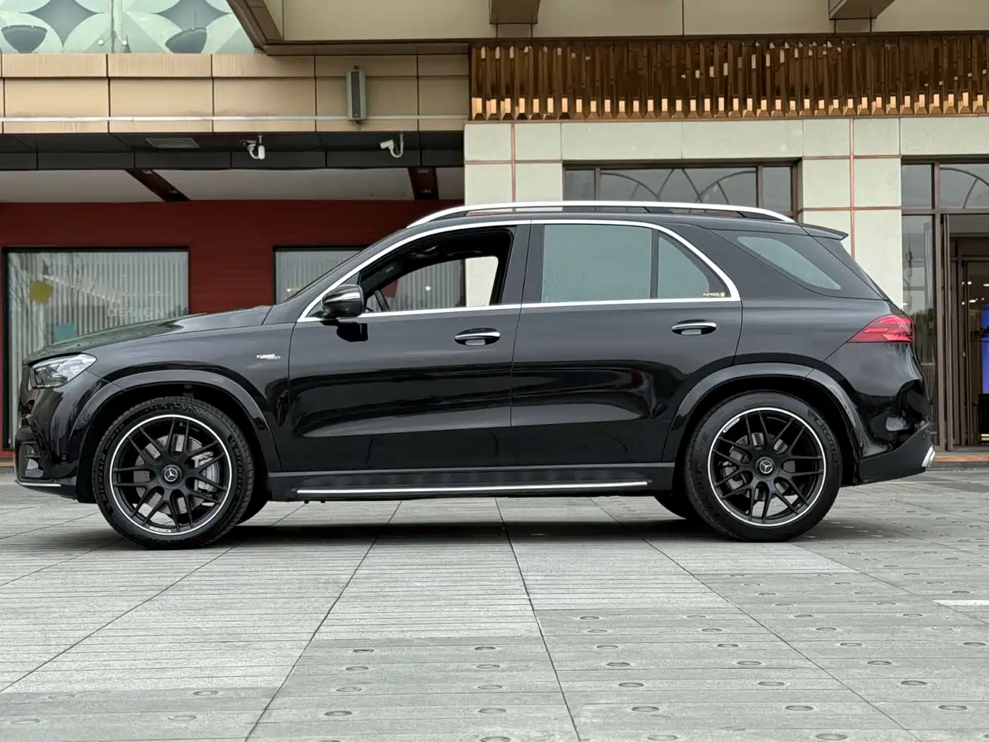 Mercedes-Benz GLE AMG 2025 AMG GLE 53 4MATIC+ фото 3