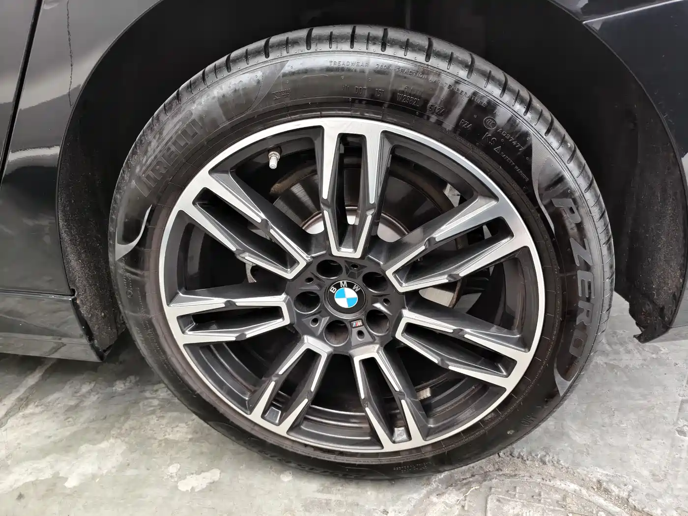 BMW 5 Series 2025 525Li M Sport Package фото 14