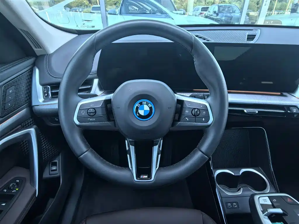 BMW iX1 2025 2025 eDrive25L M Sport Package