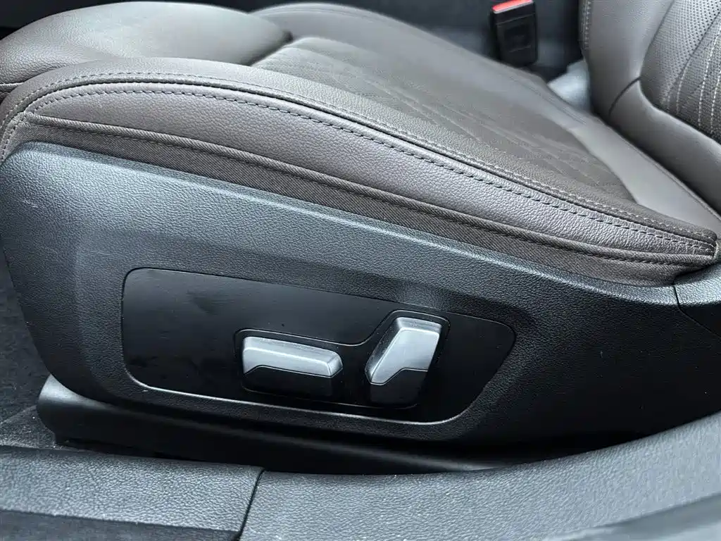 BMW 3 Series 2023 320i M Sport Package фото 20