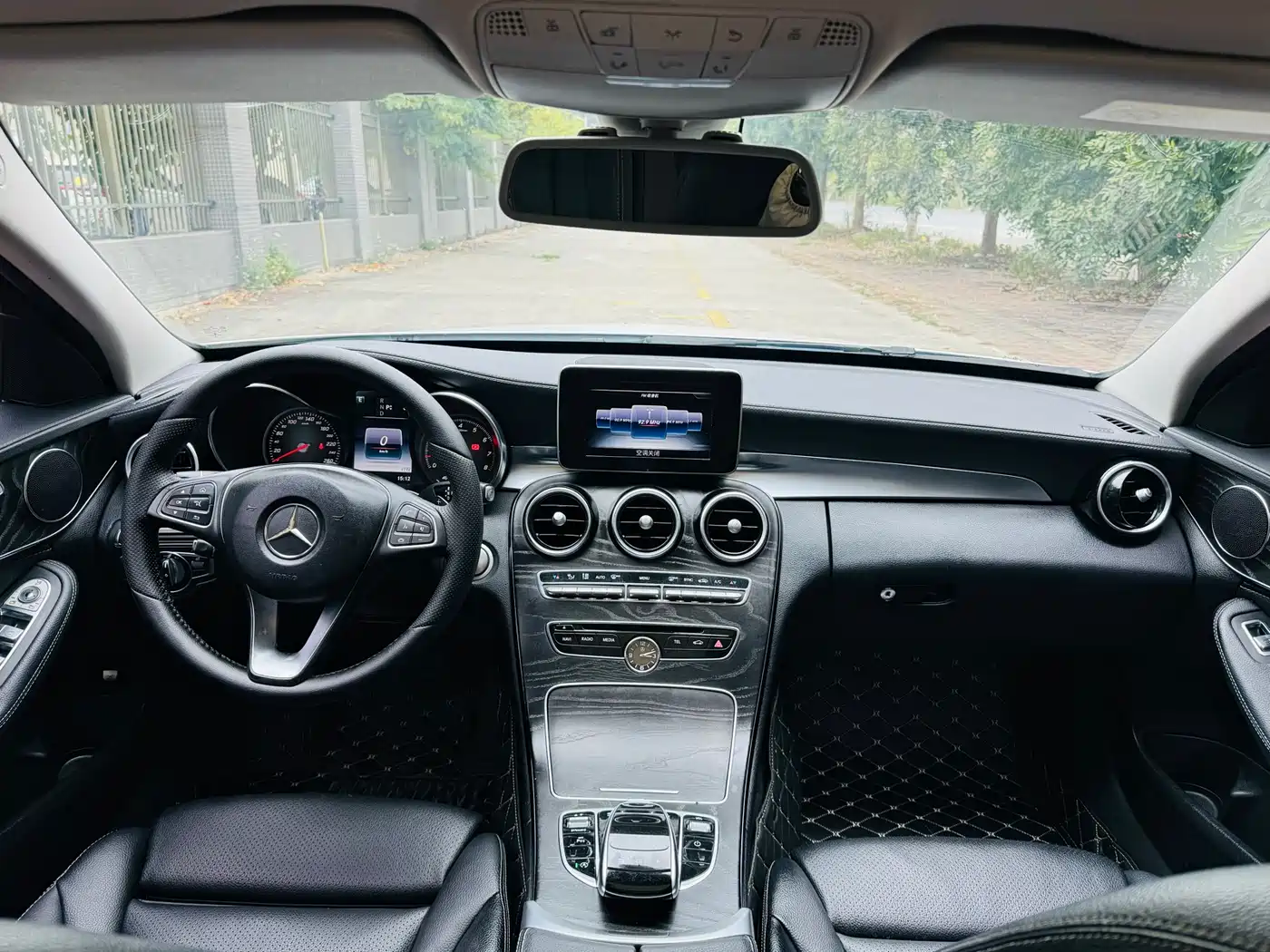 Mercedes-Benz C-Class 2016 C 200 L Sport фото 12