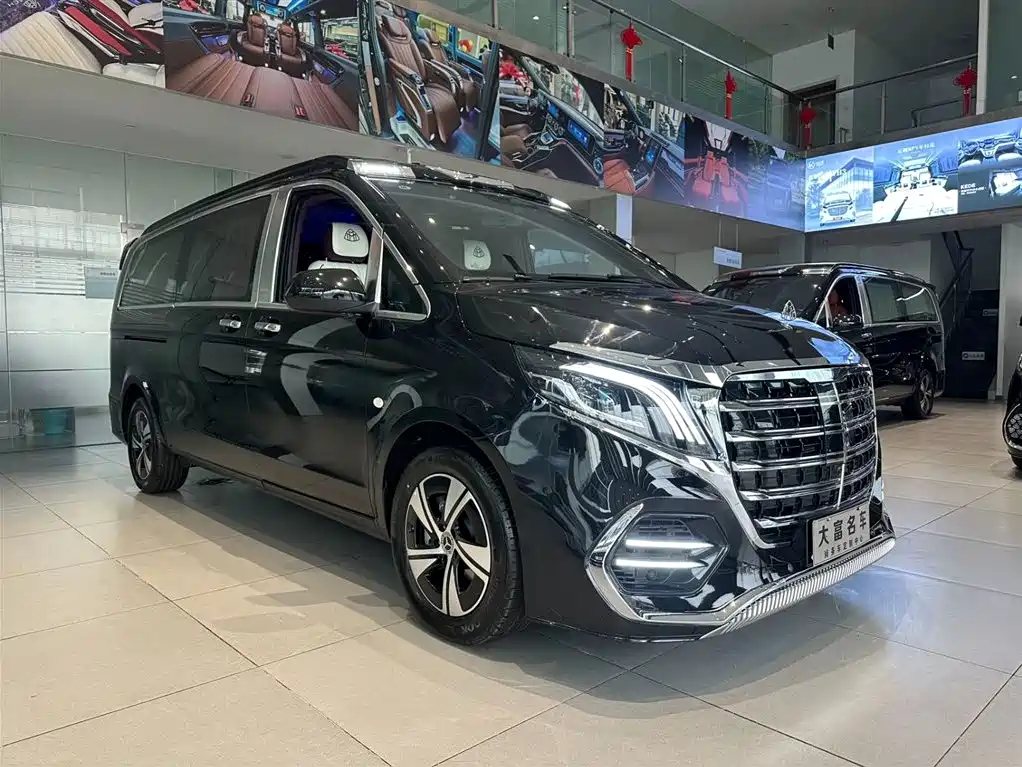 Mercedes-Benz Vito 2024 2.0T Elite Edition 7-Seater фото 2