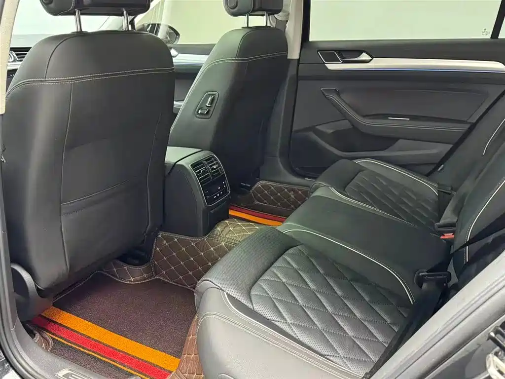 Volkswagen Magotan GTE Plug-in Hybrid 2022 GTE Luxury фото 12