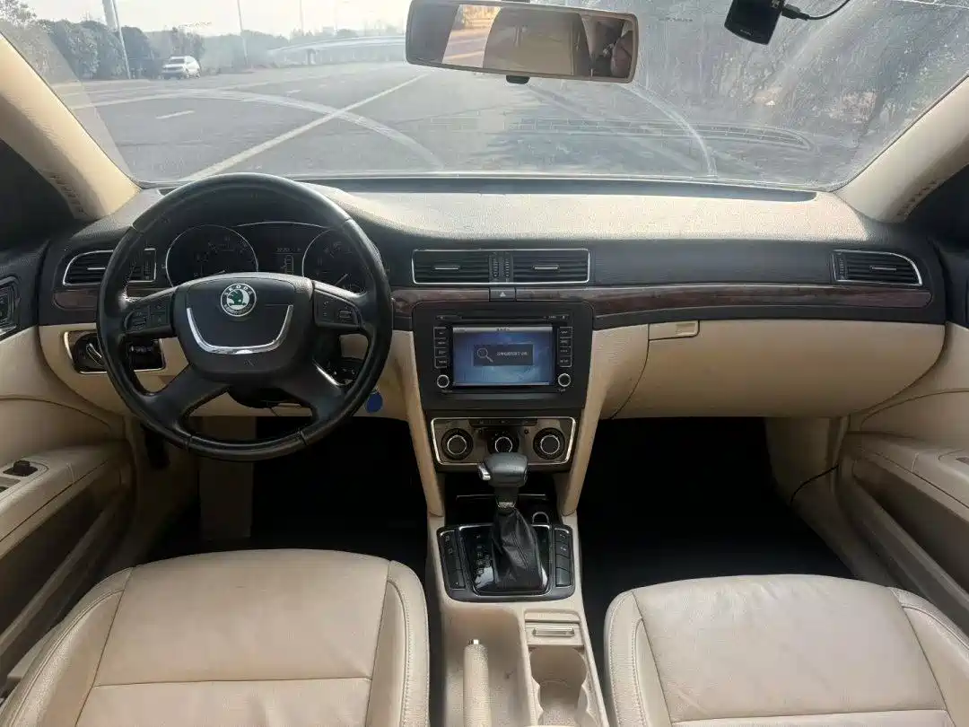 Škoda Superb 2012 1.8TSI Automatic Elegance Edition фото 5