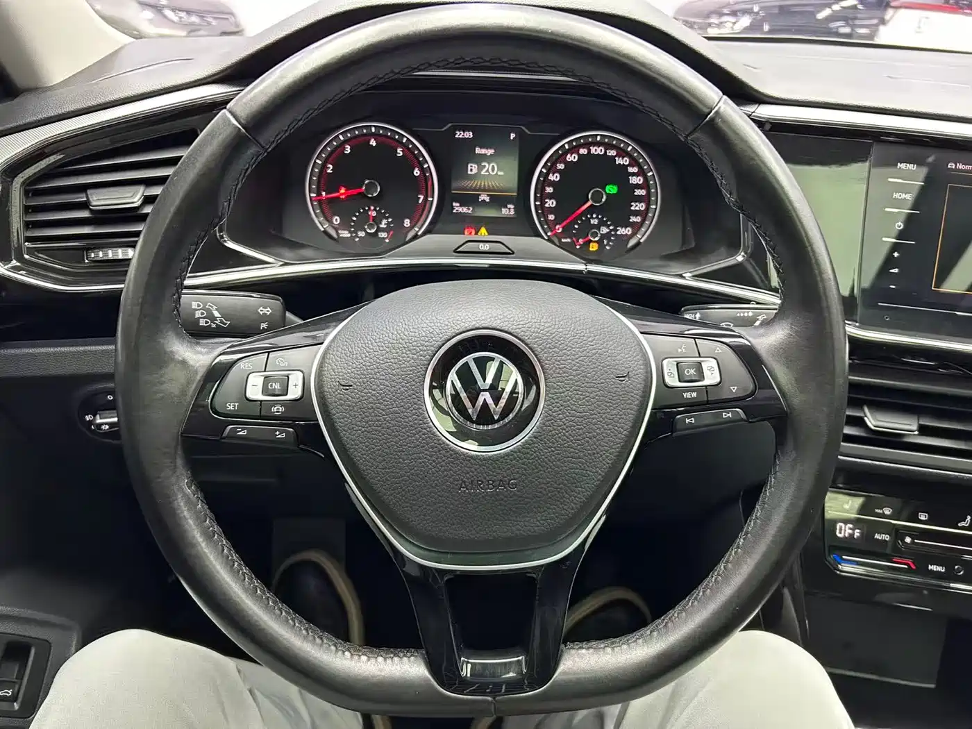 Volkswagen Tayron 2022 280TSI 2WD Luxury Smart Connect Edition фото 12