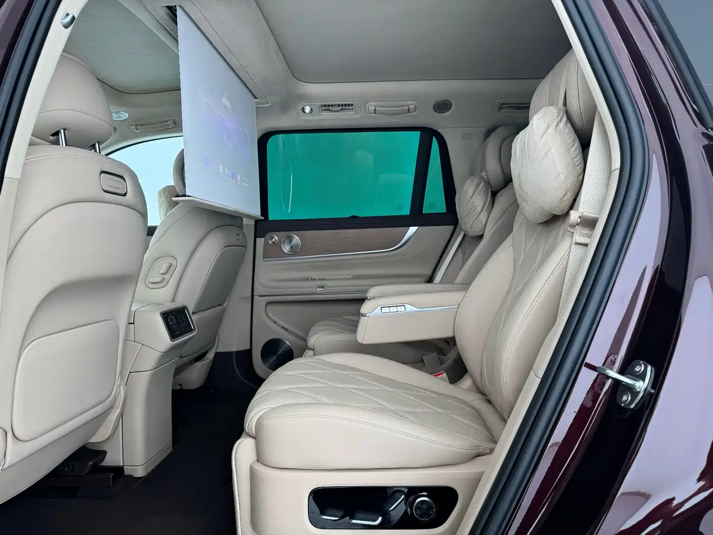 AITO Wenjie AITO M9 2025 Extended Range Ultra 52kWh 6-Seater фото 7